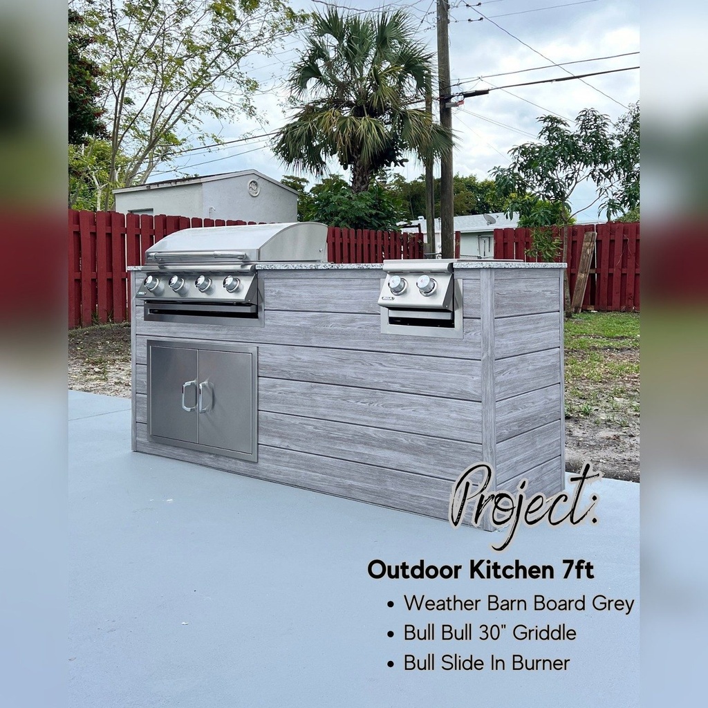 As installed by Perello Patio · Outdoorkitchen 7 ft · Barnboard Grey · Bull 30" Griddle Commercial LP