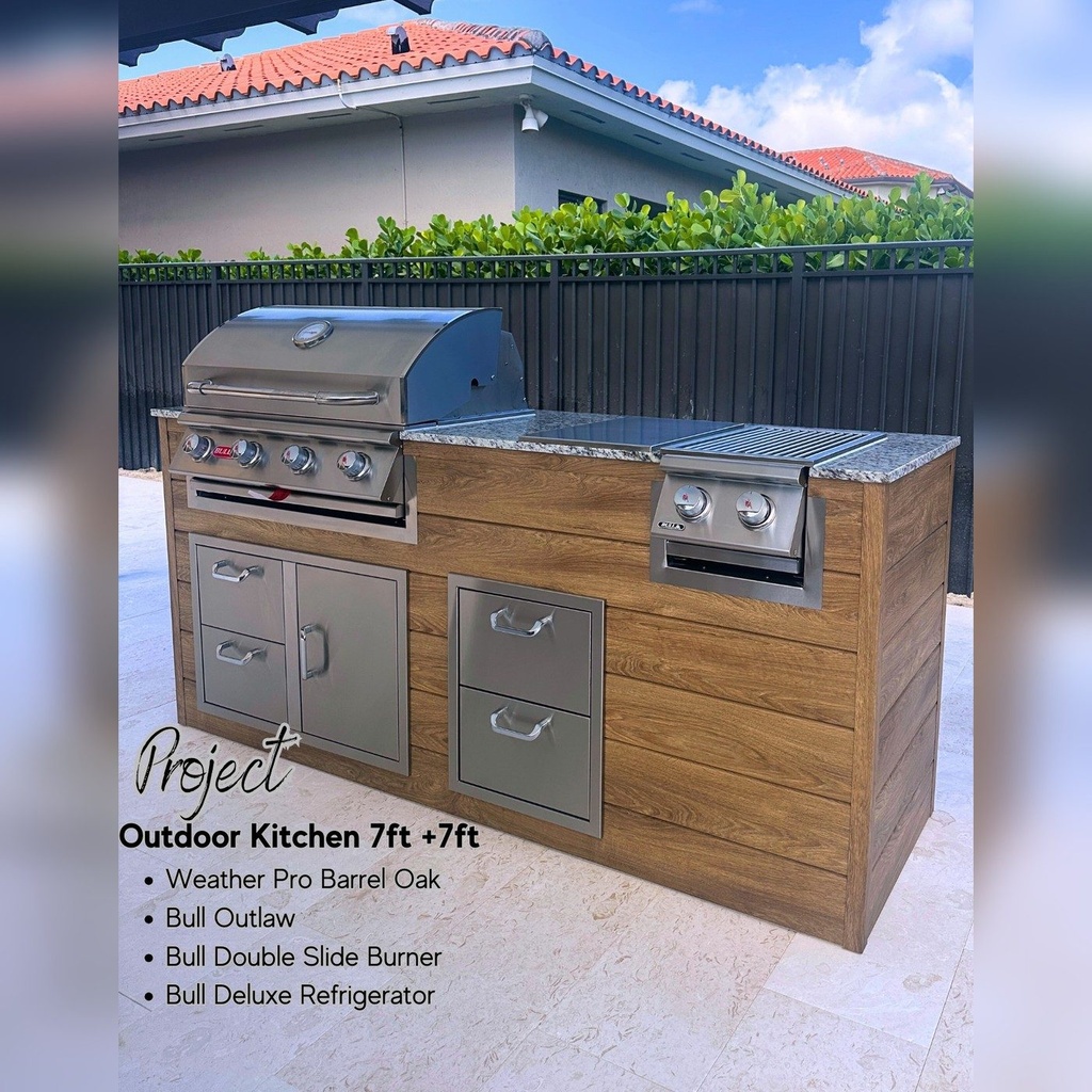 As installed by Perello Patio · Outdoorkitchen 7 ft · Barrel Oak · Bull 30" Outlaw LP