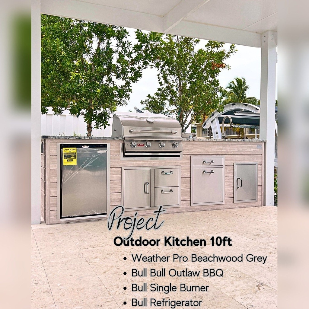 As installed by Perello Patio · Outdoorkitchen 10 ft · Barnboard Grey · Bull 30" Outlaw LP