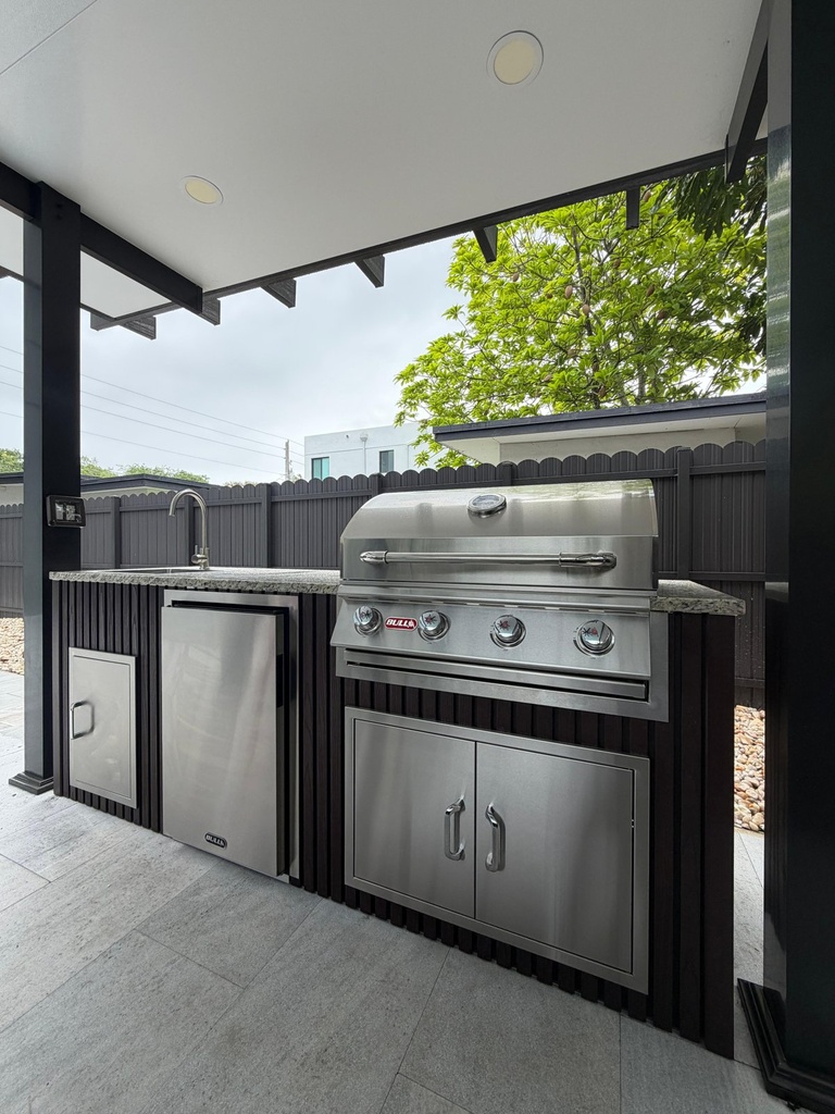 Perello Patio 7 ft Outdoor Kitchen · Bull Outlaw 30" · WPC - full view