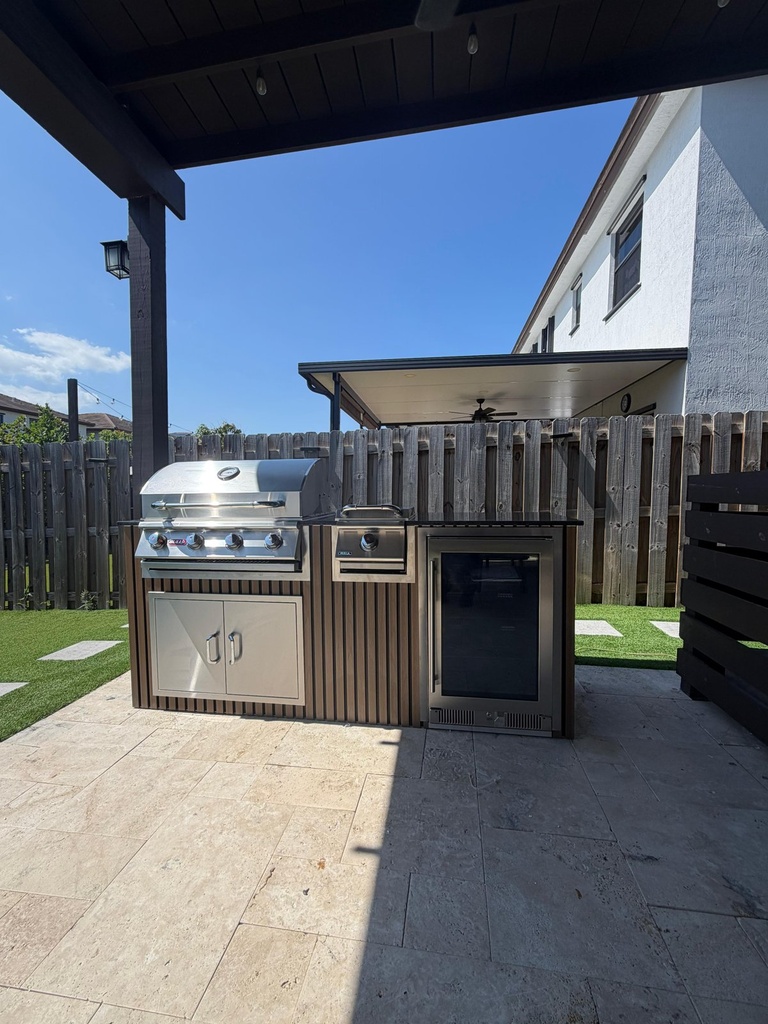 Perello Patio 6 ft Outdoor Kitchen · Bull Outlaw 30" · WPC - full view