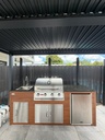 Outdoorkitchen 6 ft · Cinnamon Walnut · Bull 30" Outlaw LP - full view
