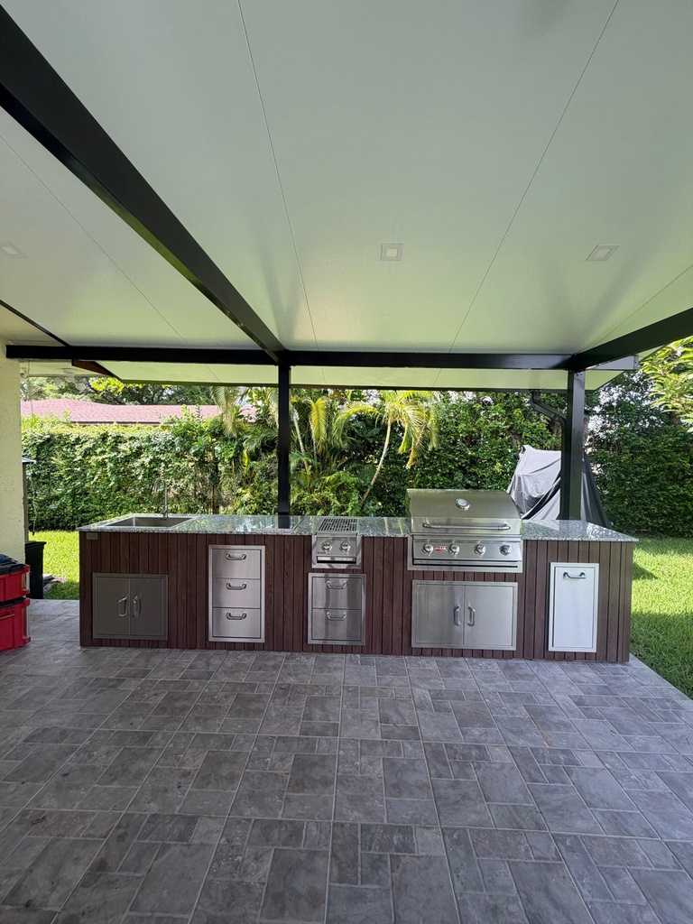 Perello Patio 10 ft Outdoor Kitchen · Bull Outlaw 30" · WPC - full view