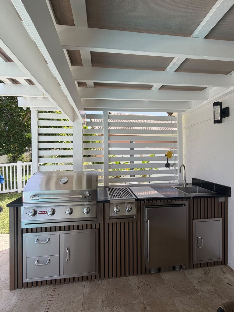 Perello Patio 8 ft Outdoor Kitchen · Bull Outlaw 30" · WPC - full view