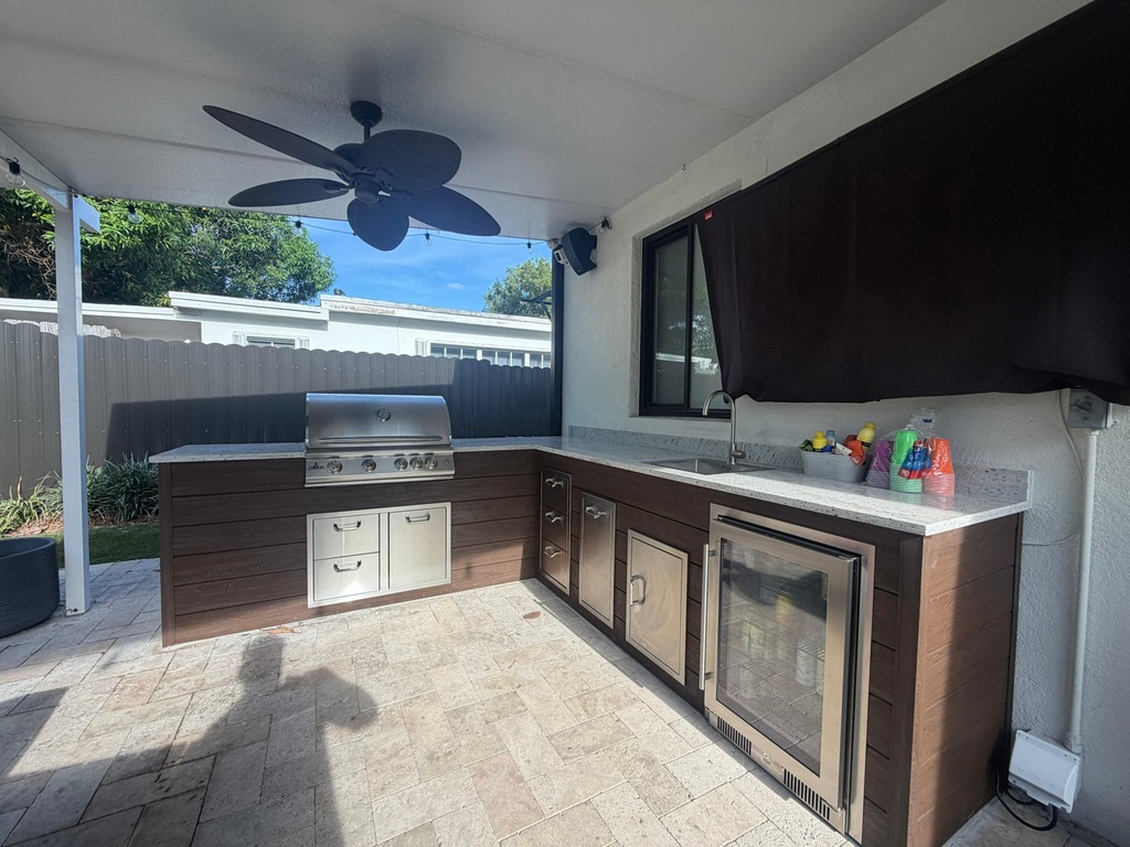 Perello Patio 13 ft L-Shape Outdoor Kitchen · Blaze LTE+ 32" · Weather Pro - full view