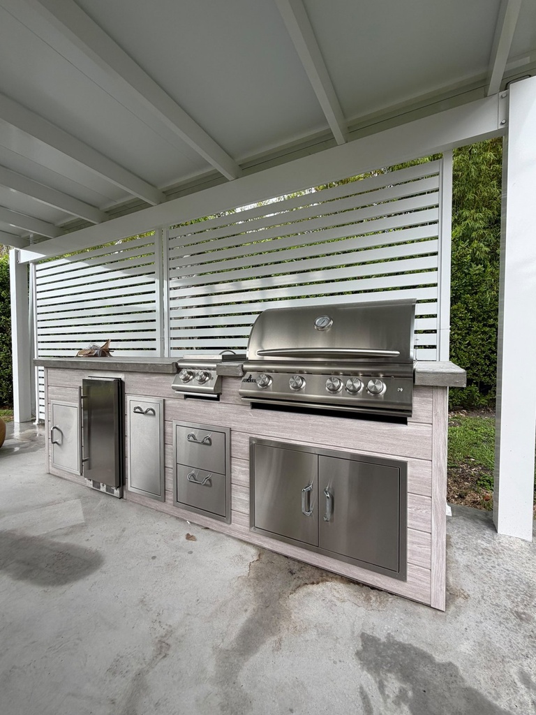 Perello Patio 9 ft Outdoor Kitchen · Blaze LTE+ 32" · Weather Pro - full view