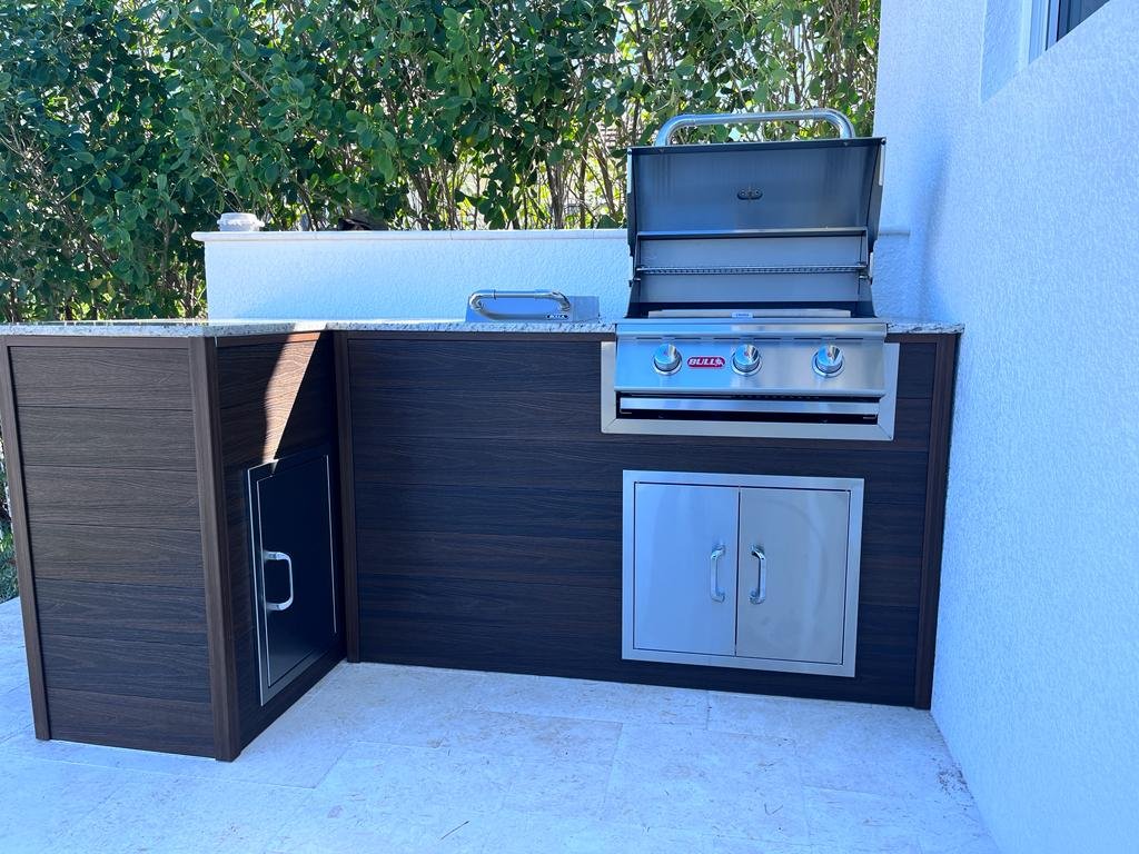 Outdoorkitchen 8 ft · Modern Walnut · Bull Steer Premium 25-Inch 3-Burner Built-In Propane Gas Grill · L-Shape - full view