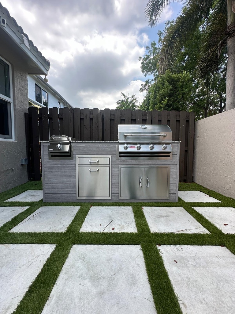 Outdoorkitchen 7 ft · Barnboard Grey · Bull Outlaw 30-Inch 4-Burner Built-In Propane Gas Grill - full view