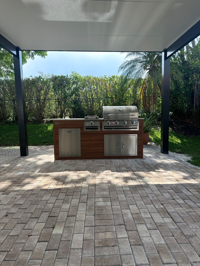 Outdoorkitchen 7 ft · Cinnamon Walnut · Bull Outlaw 30-Inch 4-Burner Built-In Propane Gas Grill - full view