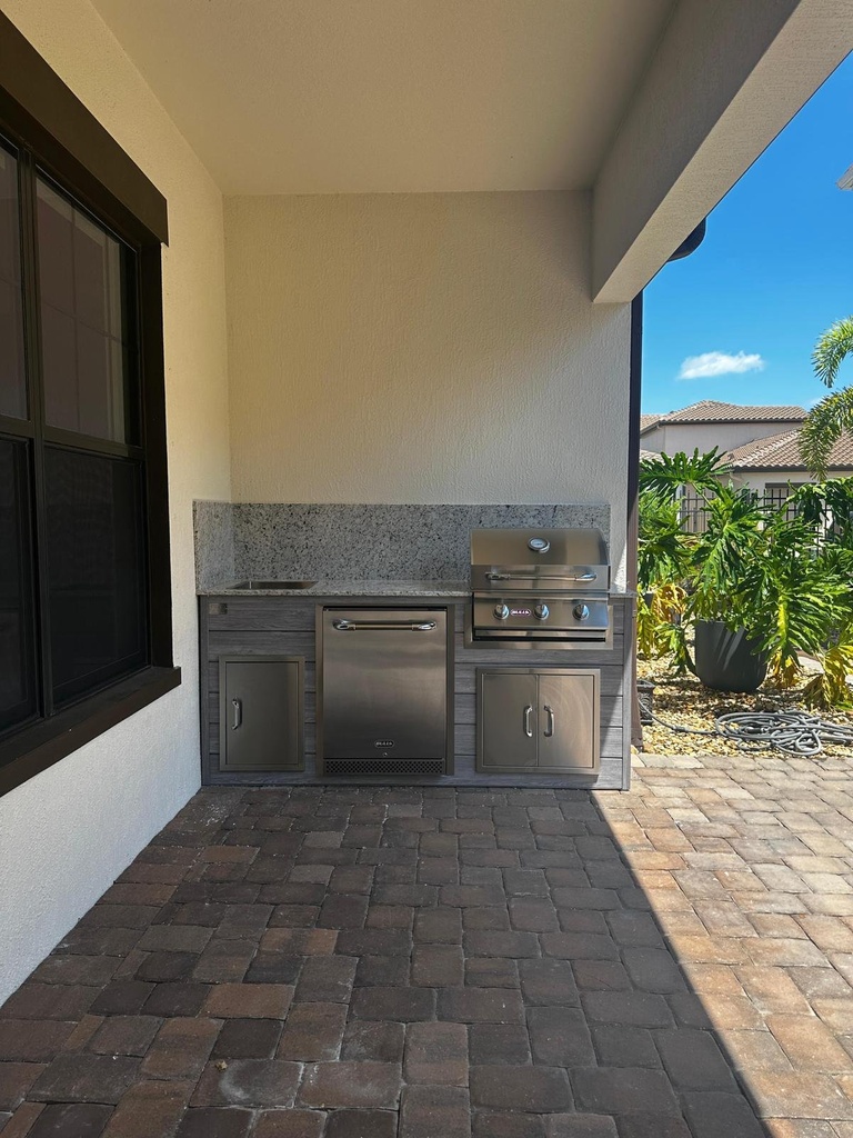 Outdoorkitchen 7 ft · Barnboard Grey · Bull Steer Premium 25-Inch 3-Burner Built-In Propane Gas Grill - full view