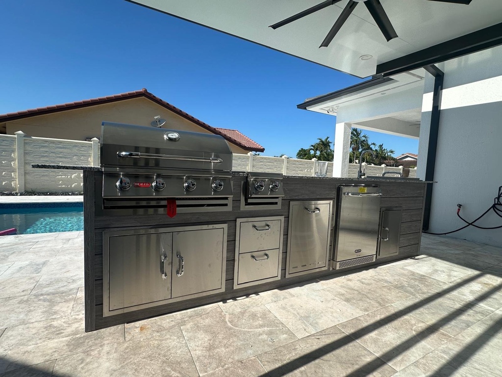 Outdoorkitchen 13 ft · Modern Walnut · Bull Outlaw 30-Inch 4-Burner Built-In Propane Gas Grill - full view