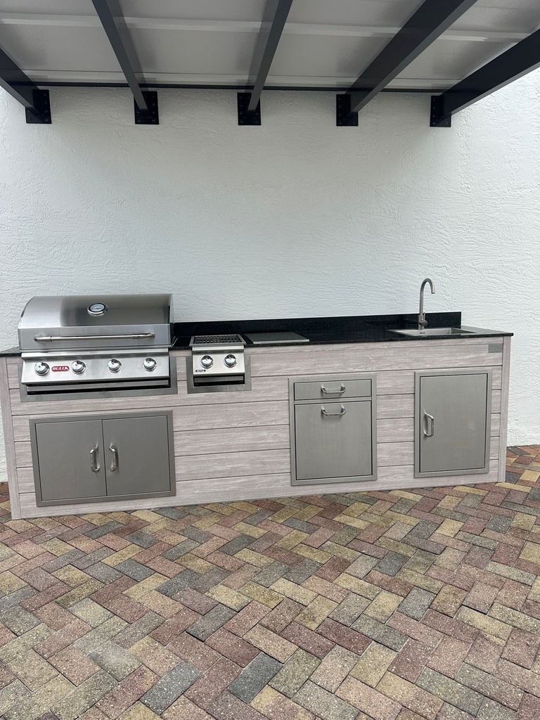 Outdoorkitchen 9 ft · Beachwood Grey · Bull Outlaw 30-Inch 4-Burner Built-In Propane Gas Grill - full view