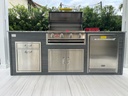 Outdoorkitchen 8 ft · Modern Walnut · Bull Outlaw 30-Inch 4-Burner Built-In Propane Gas Grill - full view