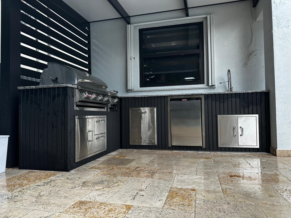 Outdoorkitchen 12 ft · Black · Bull Outlaw 30-Inch 4-Burner Built-In Propane Gas Grill · L-Shape - full view