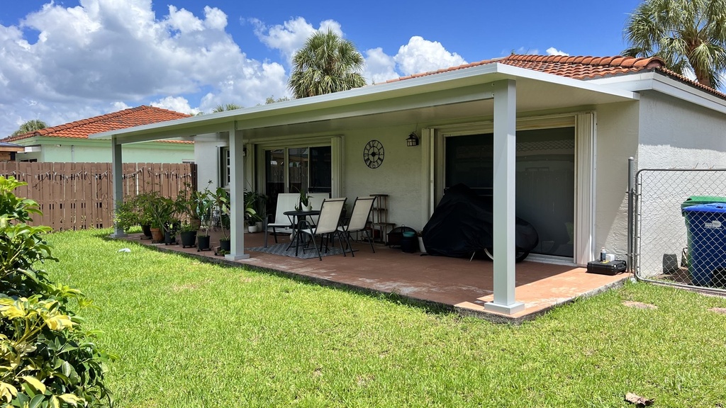 Square Terrace 40' x 12' · Attached · White