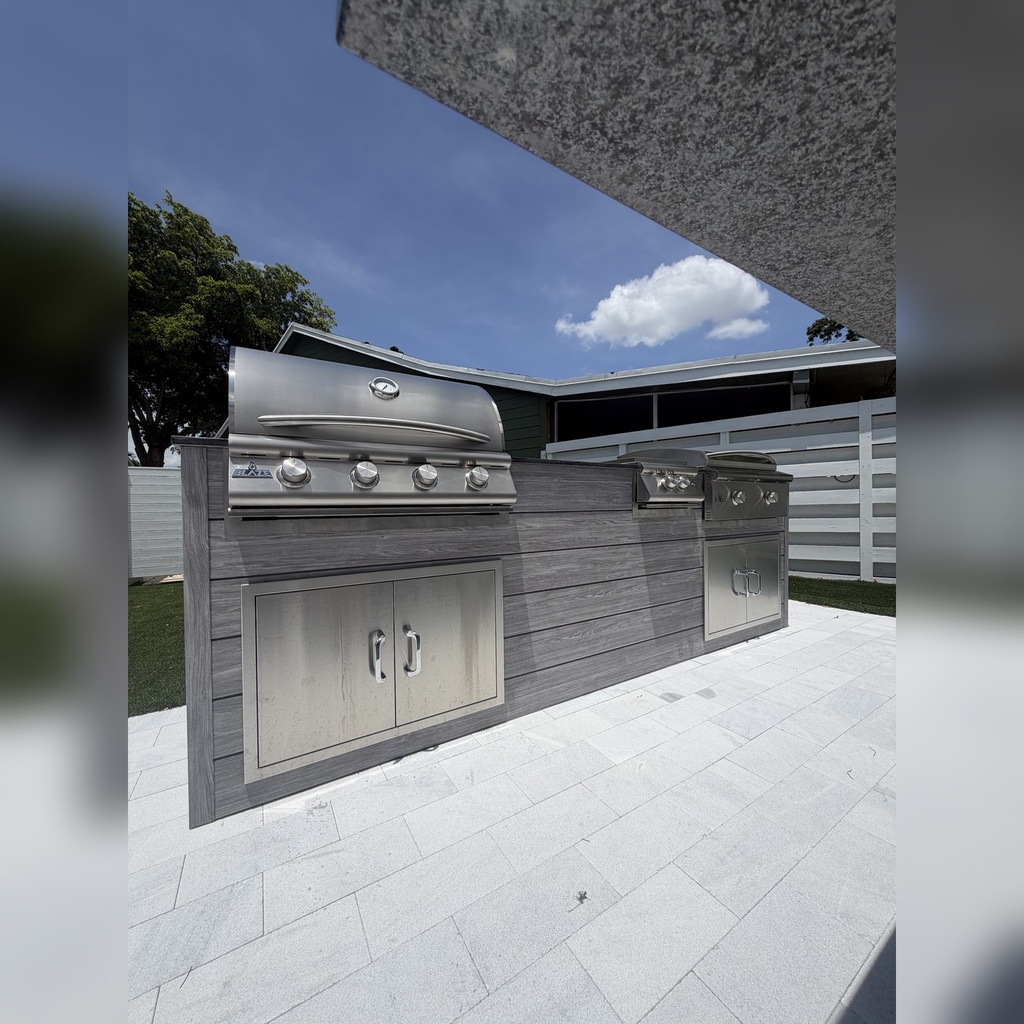 [OK-10-BG-03] Outdoorkitchen 10 ft · Barnboard Grey · Blaze BLZ-4LTE3