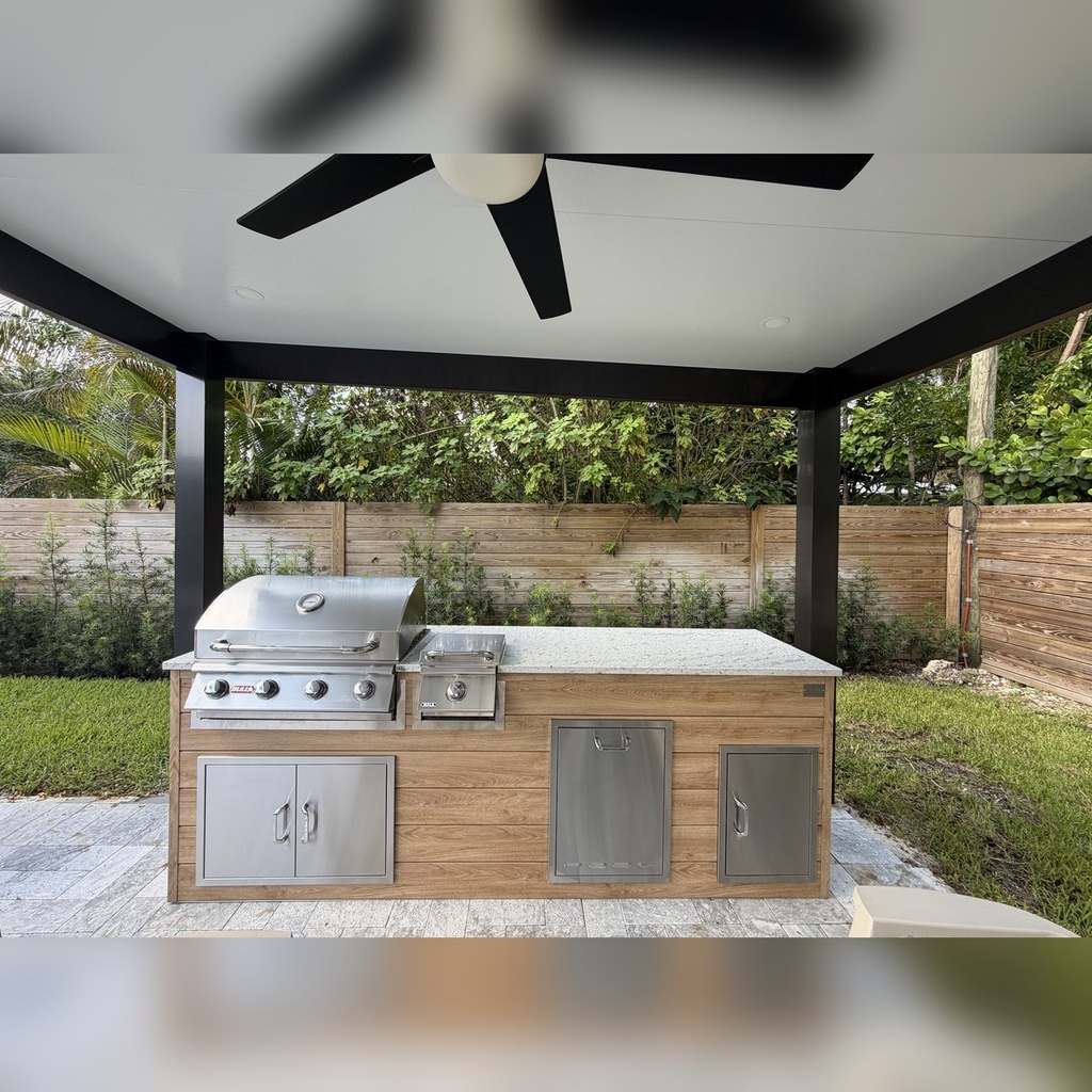 [OK-08-SO-01] Outdoorkitchen 8 ft · Sunbleach Oak · Bull 30" Outlaw LP