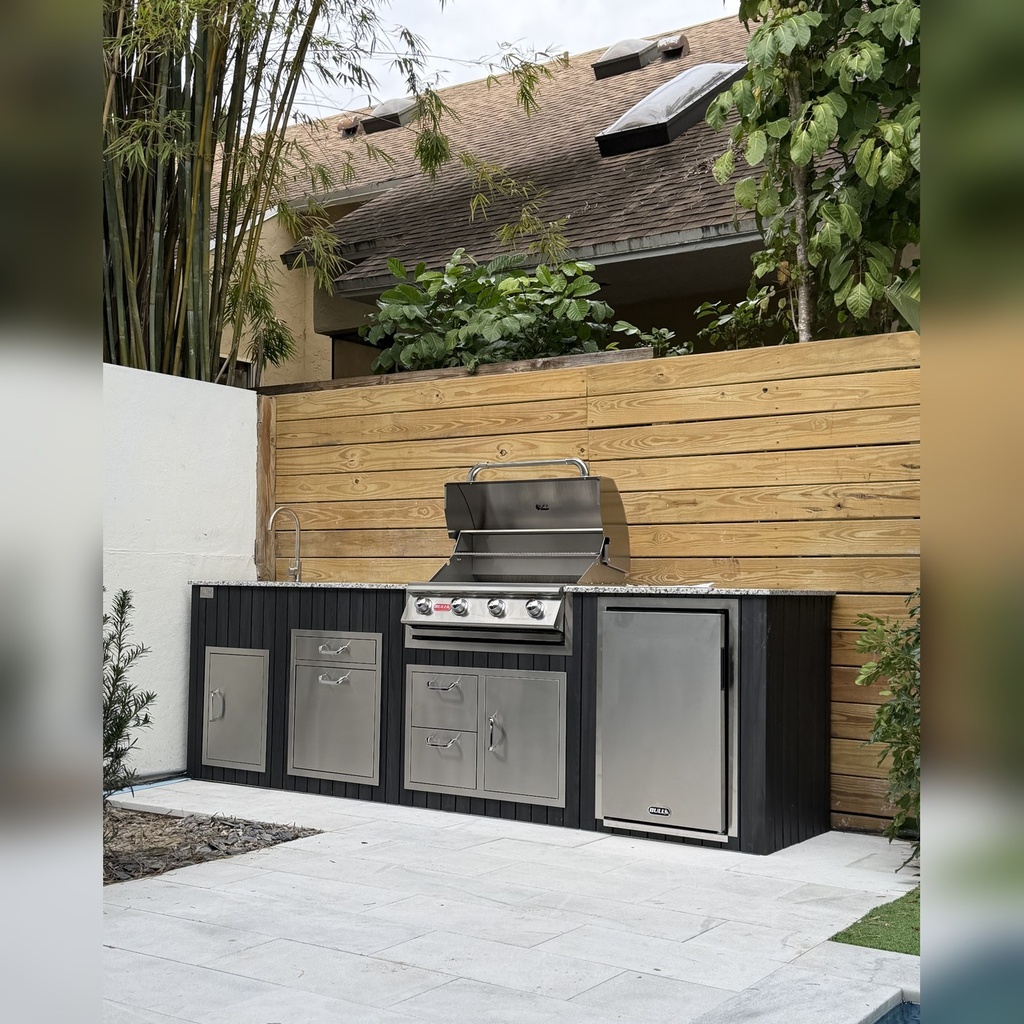 [OK-10-CB-01] Outdoorkitchen 10 ft · Reveal 3 Charred Black · Bull 30" Outlaw LP