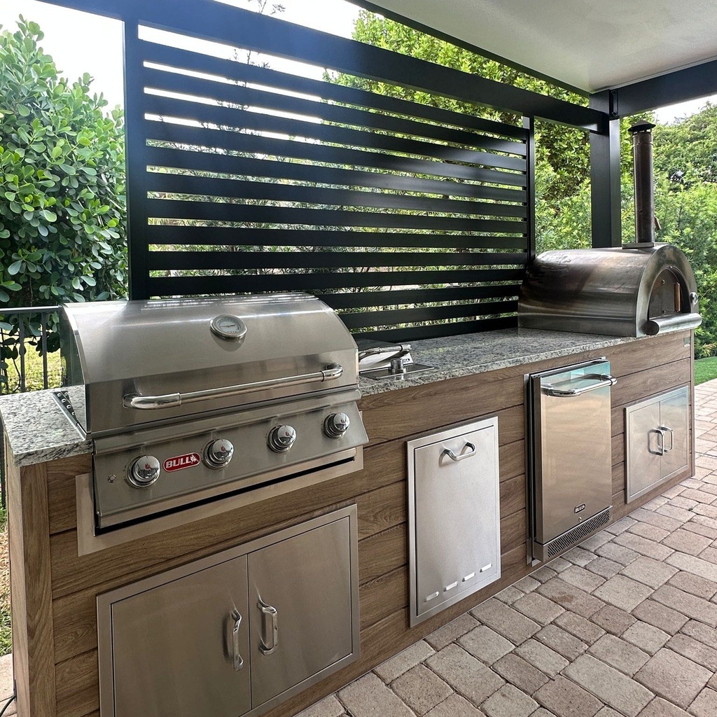 [OK-12-BO-01] Outdoorkitchen 12 ft · Barrel Oak · Bull 30" Outlaw LP
