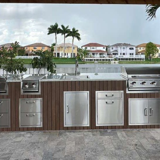 [OK-18-WDB-01] Outdoorkitchen 18 ft · Dark Brown · Bull 30" Griddle Commercial LP