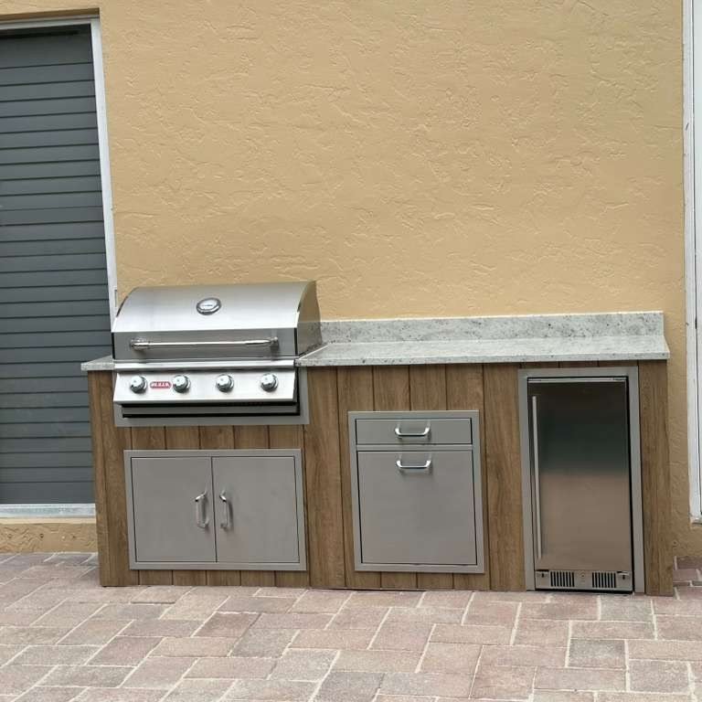 [OK-08-BO-02] Outdoorkitchen 8 ft · Barrel Oak · Bull 30" Outlaw LP