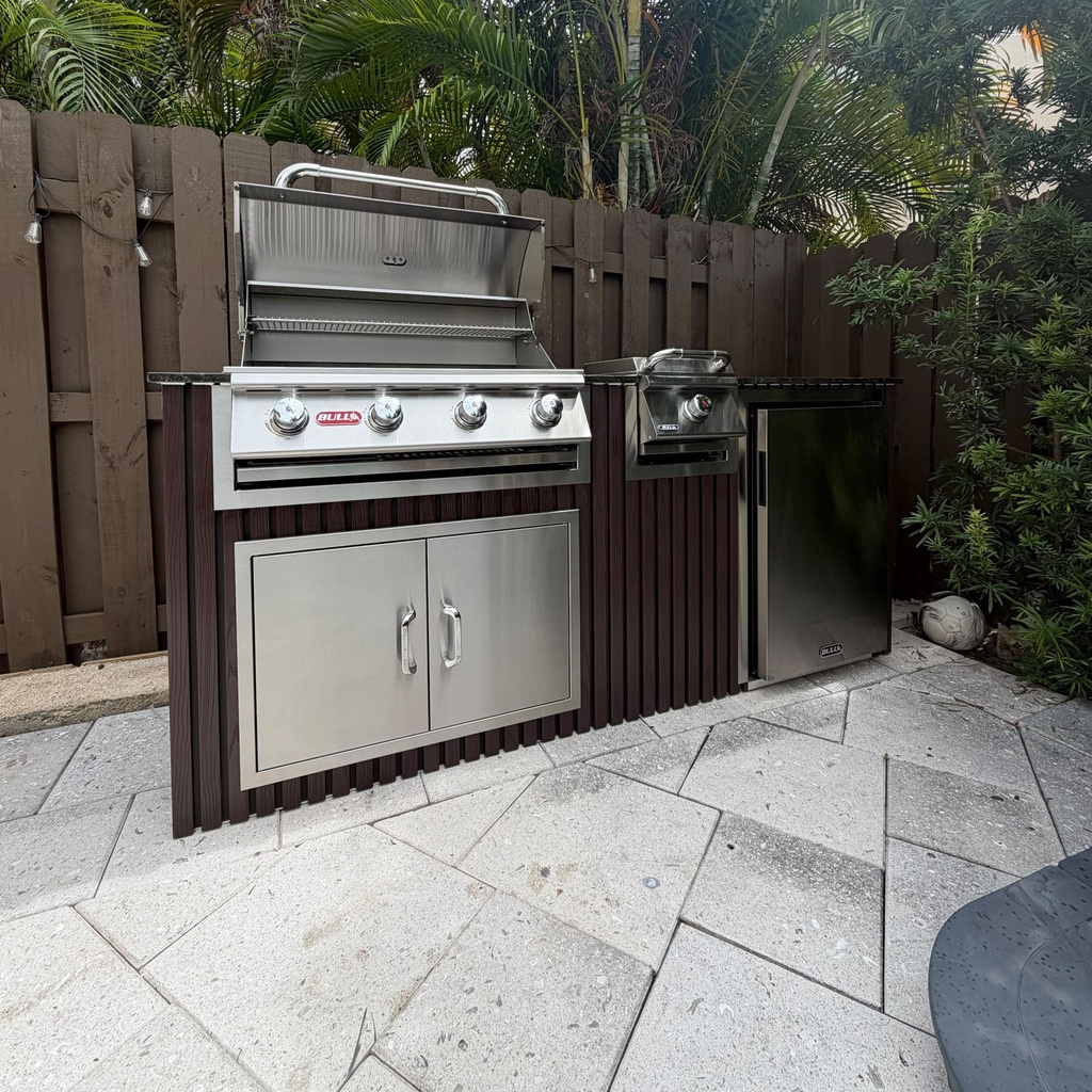 Perello Patio 6 ft Outdoor Kitchen · Bull Outlaw 30" · WPC