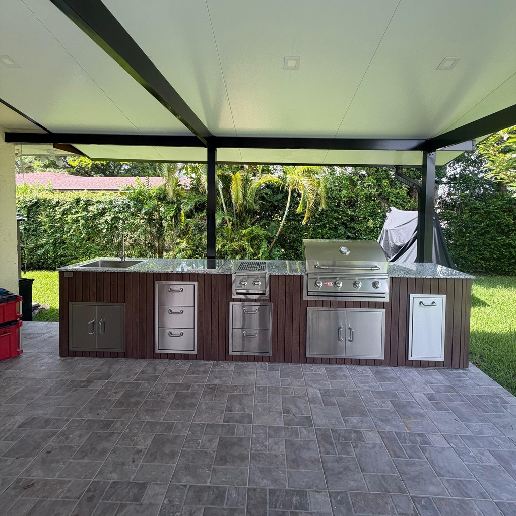 [OK-10-WDB-01] Outdoorkitchen 10 ft · Dark Brown · Bull 30" Outlaw LP