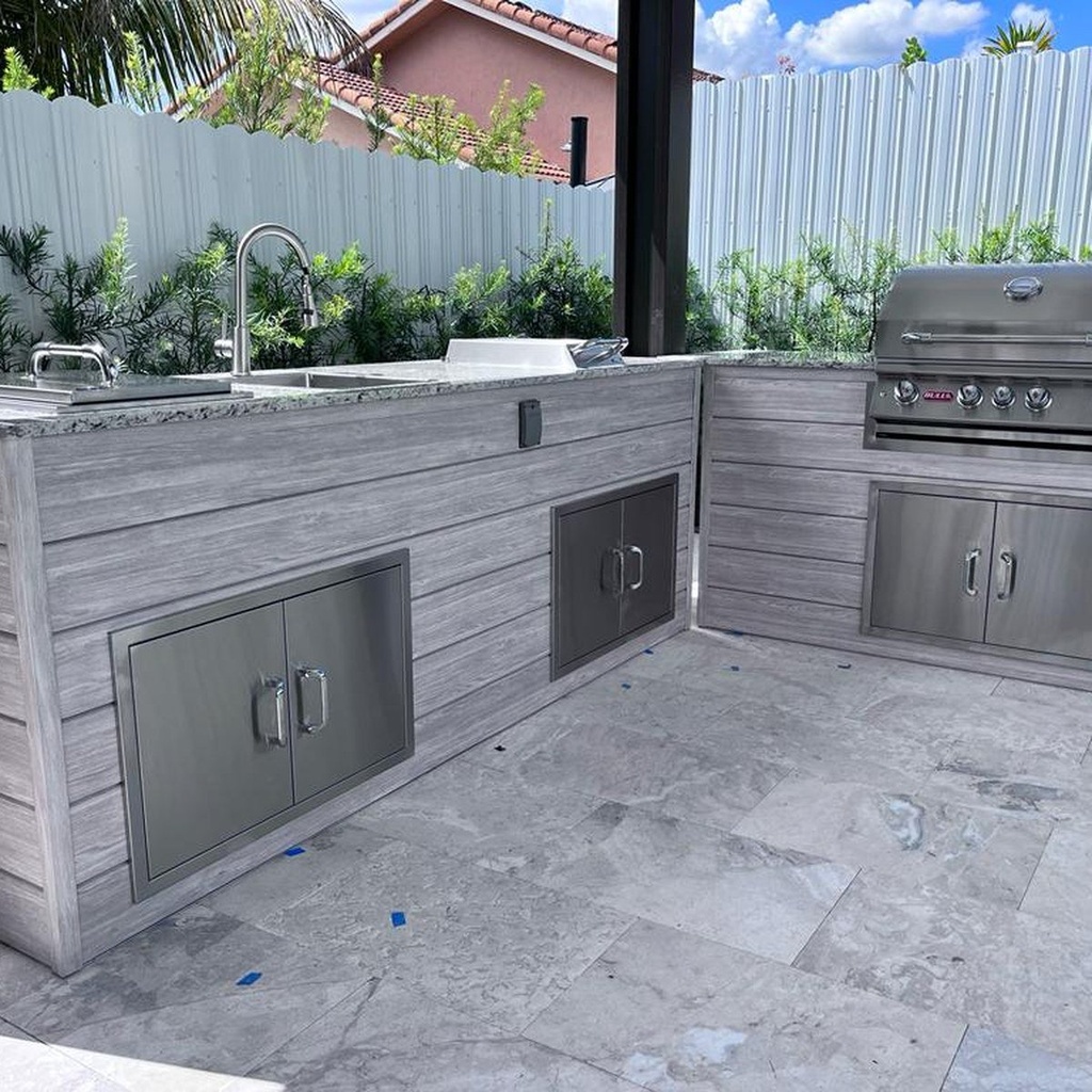 Outdoorkitchen 14 ft · Barnboard Grey · Bull Angus 30-Inch 4-Burner Built-In Propane Gas Grill · L-Shape