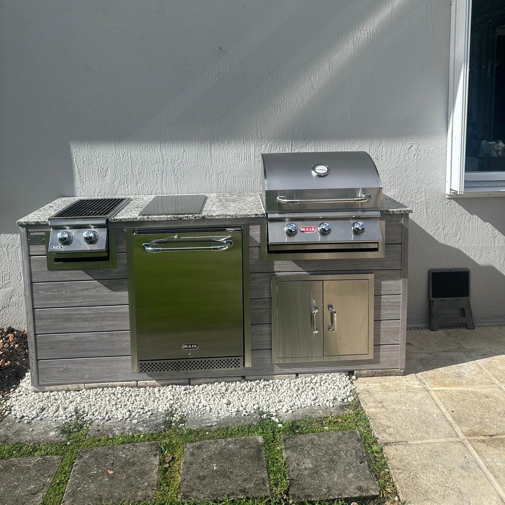 Outdoorkitchen 7 ft · Barnboard Grey · Bull Steer Premium 25-Inch 3-Burner Built-In Propane Gas Grill