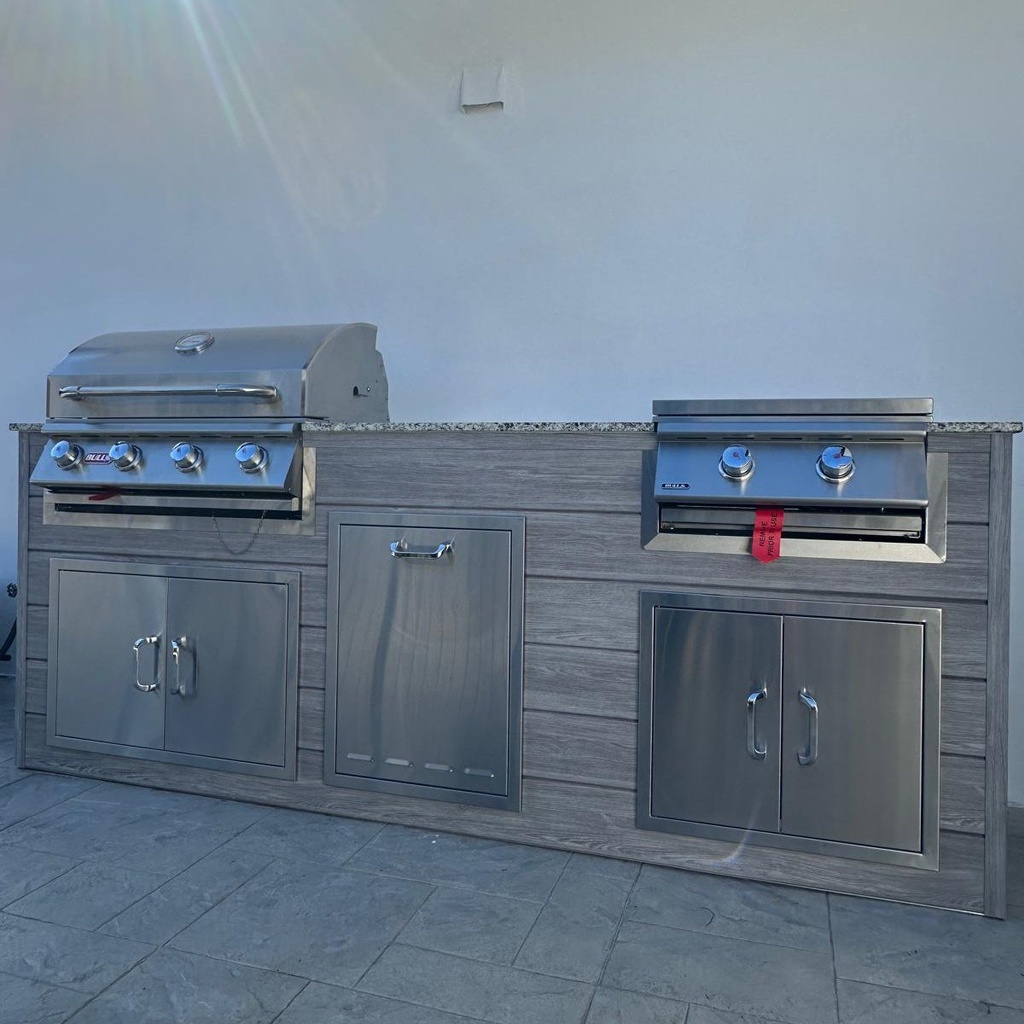 Outdoorkitchen 8 ft · Barnboard Grey · Bull Outlaw 30-Inch 4-Burner Built-In Propane Gas Grill