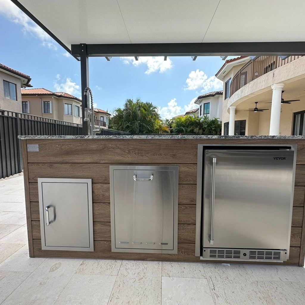 Outdoorkitchen 7 ft · Barrel Oak · Bull Large Stainless Steel Sink & Faucet All In one Kit - Under & Over Mount