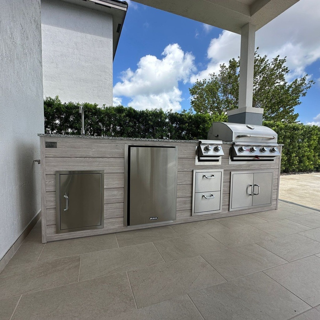 Outdoorkitchen 9 ft · Beachwood Grey · Bull Outlaw 30-Inch 4-Burner Built-In Propane Gas Grill