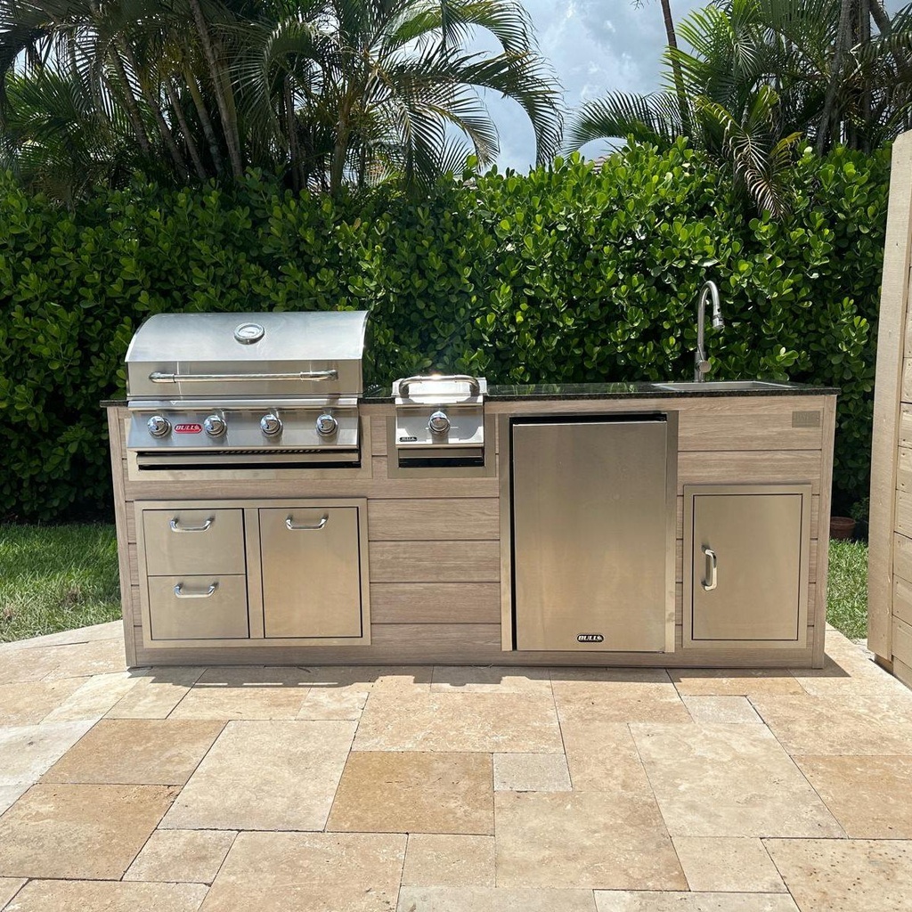 Outdoorkitchen 8 ft · Beachwood Grey · Bull Outlaw 30-Inch 4-Burner Built-In Propane Gas Grill