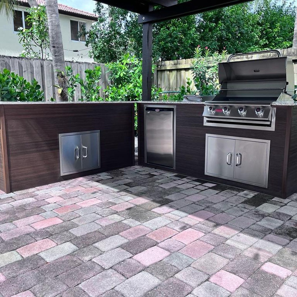 Outdoorkitchen 12 ft · Modern Walnut · Bull Outlaw 30-Inch 4-Burner Built-In Propane Gas Grill · L-Shape