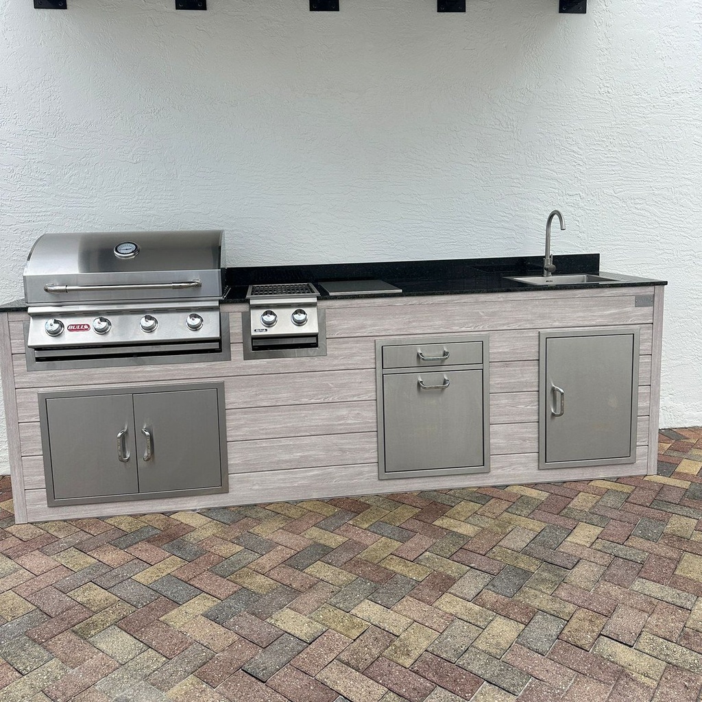 Outdoorkitchen 9 ft · Beachwood Grey · Bull Outlaw 30-Inch 4-Burner Built-In Propane Gas Grill