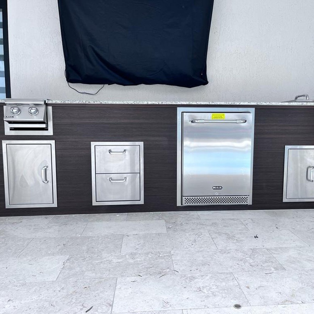 Outdoorkitchen 10 ft · Modern Walnut · Bull 24-Inch 4.9 Cu. Ft. Premium Outdoor Rated Compact Refrigerator Series II