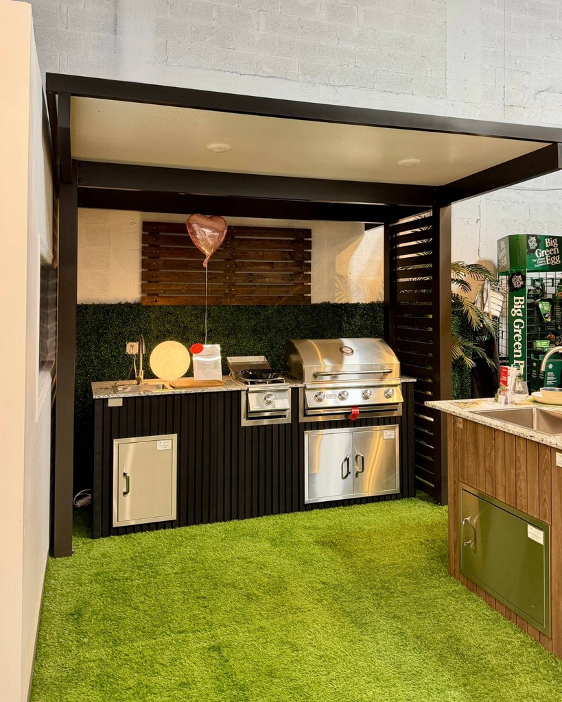 Perello Patio 8 ft Outdoor Kitchen + 9 ft Pergola · Bull Outlaw 30"