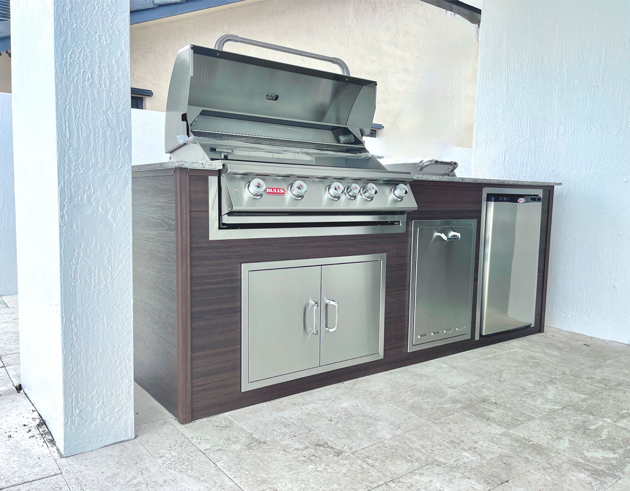 outdoor-kitchen-composite-slide-1